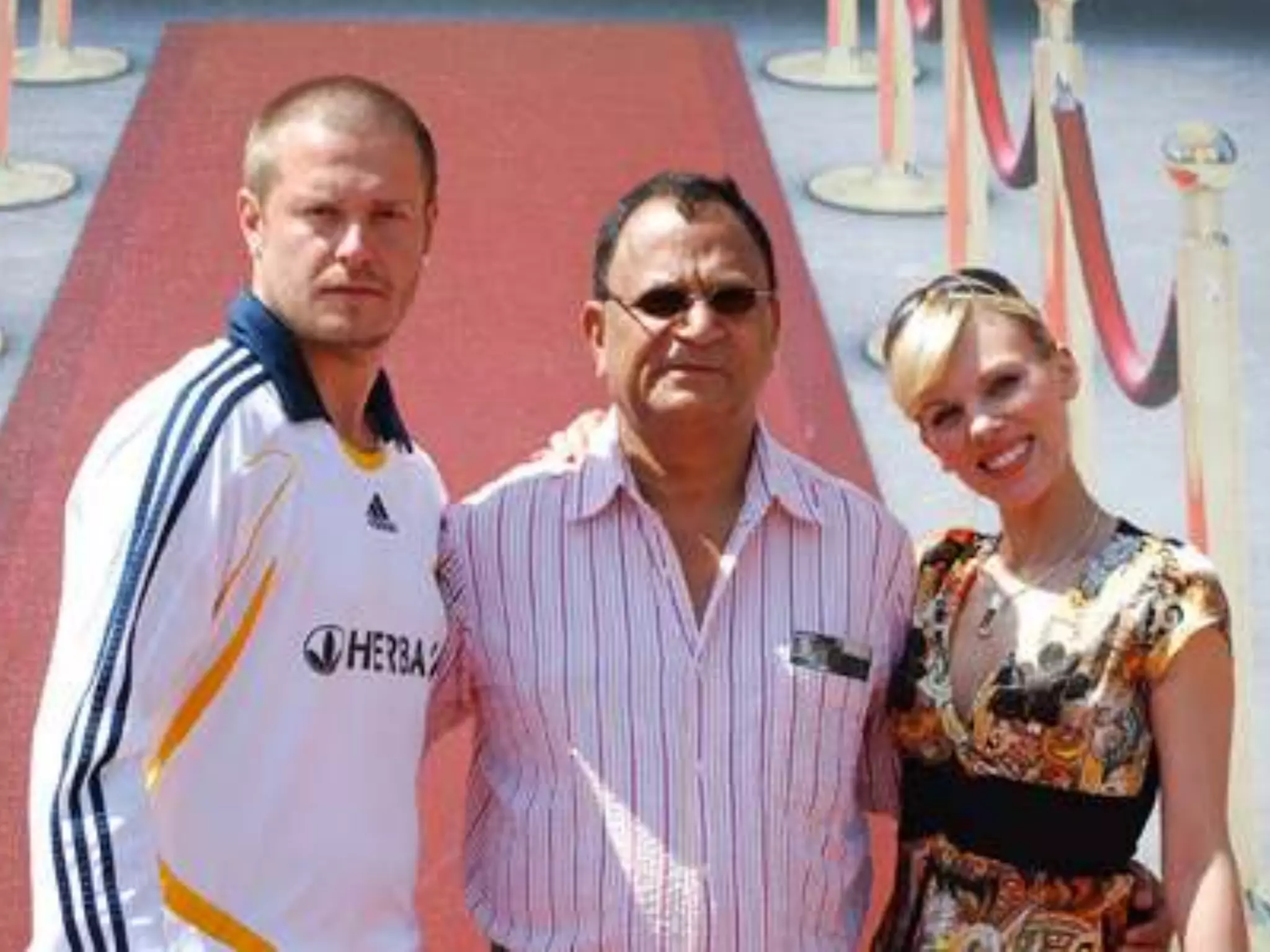 The Big PictureActivities:Workshops at shopping centres, museums and heritage buildingsRoadshows in town centresPhotography exhibitions at galleriesRegional competition with collection points in shops and museumsGuinness Book of World Record for largest photo mosaic