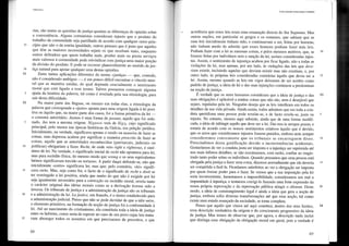Utilitarismo
rias, são tantas as questões de justiça quantas as diferenças de opinião sobre
a conveniência. Alguns comunistas consideram injusto que o produto do
trabalho da comunidade seja partilhado de acordo com qualquer outro prin-
25 cípio que não o da estrita igualdade, outros pensam que é justo que aqueles
que têm as maiores necessidades sejam os que recebam mais, enquanto
outros defendem que quem trabalha mais, produz mais ou presta serviços
mais valiosos à comunidade pode reivindicar com justiça uma maior porção
da divisão do produto. E pode-se recorrer plausivelmente ao sentido da jus-
30 tiça natural para apoim' qualquer uma destas opiniões.
11 Entre tantas aplicações diferentes do termo <<justiça»- que, contudo,
não é considerado ambíguo -, é um pouco difícil encontrm' o vínculo men-
tal que as mantém unidas, do qual depende crucialmente o sentimento
moral que está ligado a esse termo. Talvez possamos conseguir alguma
5 ajuda da história da palavra, tal como é revelada pela sua etimologia, pma
sair desta dificuldade.
12 Na maior pmte das línguas, ou mesmo em todas elas, a etimologia da
palavra que conesponde a <<justo»aponta pm'a uma origem ligada à lei posi-
tiva ou àquilo que, na maior parte dos casos, foi a fOlma primitiva da lei _
o costume autoritádo. Justum é uma forma de jussum, aquilo que foi orde-
5 nado. Jus tem a mesma origem. ~{xatov vem de c){XTJ, cujo significado
principal, pelo menos nas épocas históricas da Grécia, era petição jurídica.
Inicialmente, na verdade, significava apenas o modo ou maneira de fazer as
coisas, mas depressa acabou por significar a maneira prescrita de fazer as
coisas, aquilo que as autoridades reconhecidas (patriarcais, judiciais ou
10 políticas) obrigm'iam a fazer. Recht, de onde veio right e righteous, é sinó-
nimo de lei. Na verdade, o significado inicial de recht não apontava para lei,
mas pm'a rectidão física, do mesmo modo que wIVng e os seus equivalentes
latinos significavam torcido ou tortuoso. A pmtir daqui defende-se, não que
inicialmente «certo» significava lei, mas que, pelo contrário, «lei» signifi-
15 cava certo. Mas, seja como for, o facto de o significado de recht e droit se
ter restringido a lei positiva, ainda que muito do que não é exigido por lei
seja igualmente necessário para a correcção ou rectidão moral, revela tanto
o carácter original das ideias morais como se a derivação tivesse sido a
inversa. Os tribunais de justiça e a administração da justiça são os tribunais
20 e a administração da lei. Lajustice, em francês, é o termo estabelecido pm'a
a administração judicial. Penso que não se pode duvidm' de que a idée mere,
o elemento primitivo, na formação da noção de justiça foi a conformidade à
lei. Até ao nascimento do cdstianismo, ela constituía toda a ideia de justiça
entre os hebreus, como seria de esperm' no caso de um povo cujas leis tenta-
25 vam abranger todos os assuntos em que precisamos de preceitos, e que
88
V. Da conexâo entre justiça e utilidade
acreditava que esses leis eram uma emanação directa do Ser Supremo. Mas
outras nações, em particular os gregos e os romanos, que sabiam que as
suas leis inicialmente tinham sido, e continuavam a ser, feitas por homens,
não tinham medo de admitir que esses homens podiam fazer más leis.
Podiam faf:er com a lei as mesmas coisas, e pelos mesmos motivos, que, se
fossem feitas por indivíduos sem a sanção da lei, seriam consideradas injus-
tas. Assim, o sentimento de injustiça acabou por ficar ligado, não a todas as
violações da lei, mas apenas, por um lado, às violações das leis que deve-
riam existir, incluindo aquelas que deviam existir mas não existiam, e, por
outro lado, às próprias leis consideradas contrárias àquilo que devia ser a
lei. Assim, mesmo quando as leis em vigor deixaram de ser aceites como
padrão de justiça, a ideia de lei e das suas injunções continuou a predominar
na noção de justiça.
É verdade que os seres humanos consideram que a ideia de justiça e das
suas obrigações é aplicável a muitas coisas que não são, nem é desejável que
sejam, reguladas pela lei. Ninguém deseja que as leis intelfll'am em todos os
detalhes da sua vida privada. Ainda assim, todos admitem que em toda a con-
duta quotidiana uma pessoa pode revelar-se, e de facto revela-se, justa ou
injusta. No entanto, mesmo aqui subsiste, ainda que de uma forma modifi-
cada, a ideia de infringir aquilo que deve ser a lei. Dm'-nos-ia sempre prazer, e
estaria de acordo com os nossos sentimentos relativos àquilo que é devido,
que os actos que consideramos injustos fossem punidos, embora nem sempre
consideremos conveniente que os tribunais se encarreguem disso.
Prescindimos dessa gratificação devido a inconveniências acidentais.
Gostm'Íamos de ver a conduta justa ser imposta e a injustiça ser repdmida até
nos mais ínfimos detalhes, se não receássemos, com razão, confiar ao magis-
trado tanto poder sobre os indivíduos. Quando pensamos que uma pessoa está
obdgada pela justiça a fazer uma coisa, dizemos normalmente que ela deveda
ser compelida a fazê-la. Ficaríamos satisfeitos ao ver a obligação ser imposta
por quem tivesse poder pm'a o fazer. Se vemos que a sua imposição pela lei
seria inconveniente, lamentamos a impossibilidade, consideramos um mal a
impunidade à injustiça, e tentamos cOl1igi-Io fazendo uma forte expressão da
nossa própria reprovação e da reprovação pública atingir o ofensor. Deste
modo, a ideia de constrangimento legal é ainda a ideia que gera a noção de
justiça, embora sofi'a diversas transformações até que essa noção, tal como
existe num estado avançado da sociedade, se torne completa.
Penso que aquilo que vimos até aqui constitui, dentro dos seus limites,
uma descrição verdadeira da origem e do crescimento progressivo da ideia
de justiça. Mas temos de observm' que, por agora, a descrição nada inclui
que distinga essa obdgação da obrigação moral em geral, pois a verdade é
89
30
35
13
!O
15
20
14
 