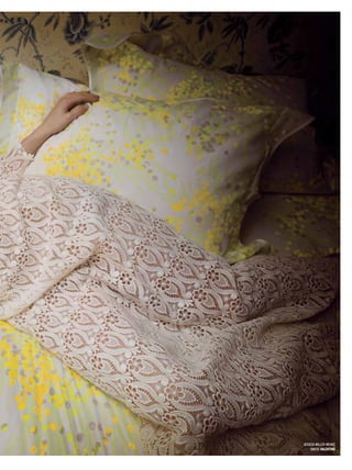 jessica miller wears
     Dress Valentino
 