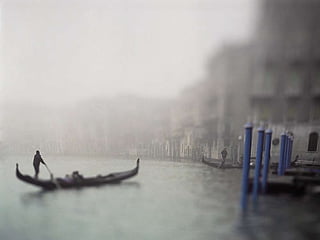 Quando alguém perguntar algo que você não quer responder,sorria e pergunte: Por que você quer saber? 