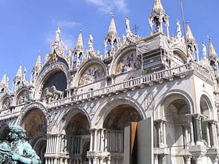 Deus não escuta a voz,mas o coração. 