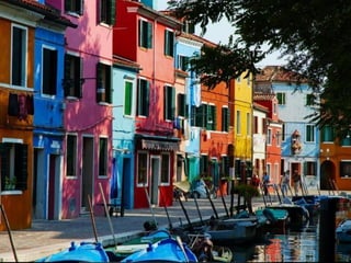 Venedik’teki 118 adacıktan belki de en güzeli BURANO Adasıdır. 