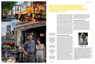 Reisen Ausland: Arles
1
1
An der Place du Forum
treffen sich Touristen
und Einheimische.
2
Rund 450 Marktstände
an den Boulevards des
Lices und Georges
Clemenceau machen
den Markt von Arles
zum grössten der
Provence.
3
Das römische Theater,
erbaut vor 2000 Jahren
unter Kaiser Augustus.
4
Samstag ist grosser
Markttag (8–12.45 Uhr).
Lavendel gibts da
natürlich auch zu
kaufen.
5
Fabien Maïllis und
Ouria Zarouri bieten im
«L’autruche» herrliche
Mittelmeerküche.
früherenStadtspitalsisteineblütenübersäteInselder
Ruhe.HierwurdederMalernachdemDramamitdem
Ohrgepflegt.UndwiedergibteseinenSchweizbezug:
DasOriginaldes«Jardindel’hôpitalàArles»hängtin
der Sammlung Oskar Reinhart in Winterthur.
Antike und provenzalische Folklore
Arles war schon unter den Römern (sie sind wirklich
unvermeidlich in dieser Region) eine bedeutende
Handelsstadt. Zwischen Mittelmeer und Stadt pen-
delten Schiffe auf der Rhone, deren Arme das Delta
derCamarguebilden.MitdenHändlernkamenMen-
schen aus allen Gegenden Europas und Nordafrikas,
undsieallehinterliessenSpuren.Vorkurzemerstha-
benTaucherimSchlickeinefastunversehrteHolzbar-
kegehoben,daseinzigeerhaltenerömischeSchiffder
Welt. Die archäologische Sensation ist heute im Mu-
Der Kultur-Campus
Im Herbst 2019 soll es endlich so weit sein: Nach mehrjähriger
Planung und Bauzeit wird das LUMA-Kulturzentrum eröffnet.
Auf dem riesigen Gelände einer früheren Werkstätte der
französischen Staatsbahnen entsteht ein einzigartiges Kultur-,
Forschungs- und Begegnungszentrum, ein Thinktank, in dem an
den grossen Herausforderungen von Gegenwart und Zukunft
gearbeitet werden wird. Visuelles Wahrzeichen ist der 56 Meter
hohe Metallturm des Kultarchitekten Frank Gehry. Eine
Bibliothek, ein Restaurant, Ausstellungsräume und der neu
gestaltete Park stehen allen Besuchern offen. Erste Events und
Ausstellungen sind bereits heute zu geniessen. Initiatorin und
Geldgeberin des wegweisenden Projektes ist die Schweizer
Kunstmäzenin Maja Hoffmann. Mehr als 150 Millionen Euro hat
sie bereits investiert. Damit ist LUMA das grösste private
Kulturprojekt Europas.
luma-arles.org
Vielleicht verdankt Arles seine Anziehungskraft dem
Wind. Der kühle Mistral, der sich böig vom französi-
schen Zentralmassiv ins Rhonetal hinunterstürzt,
putzt den Himmel blank. In den Wintermonaten
versenkterschonmaleinungenügendvertäutesSchiff
am Hafen. Meist aber haucht er den Farben der
Provence Magie ein: Nirgendwo sonst strahlen
Himmel und Lavendel blauer, leuchten die Sonnen-
blumen kräftiger, nirgendwo sonst malt das Abend-
licht in lieblicheren Pastelltönen als in Arles und
Umgebung. Hier entstanden Meisterwerke von
Monet und Cézanne, von Matisse, Picasso, Gauguin
und natürlich Vincent van Gogh. 1888 kam der
Niederländer nach Arles und malte wie ein Besesse-
nerfast200Bilder.HierschnittersicheinOhrab,und
die überforderten Bürger der Stadt verfrachteten den
genialen Künstler in eine Nervenanstalt. Ironie der
Geschichte: Bis heute besitzen die Museen der Stadt
keineinzigesseinerBilder.Niemandwolltedamalsfür
die heute unbezahlbaren Werke auch nur einen Sou
ausgeben. Und doch ist der Geniale allgegenwärtig.
Schweizer machen Kunst und Kultur
NebendemWindexistiertinArlesseiteinigenJahren
eine weitere mächtige Kraft aus dem Norden. Diese
Kraft kommt aus der Schweiz. Luc Hoffmann, Mitbe-
gründerdesWWFund«RetterderCamargue»,hatdie
Fondation van Gogh finanziell grosszügig unterstützt
und so die Institution erst möglich gemacht. Der
Schweizer Einfluss ist aber nicht nur auf der finanzi-
ellen Ebene spürbar: Die künstlerische Direktorin ist
die Zürcherin Bice Curiger, langjährige Kuratorin am
Kunsthaus Zürich. Und Kunst made in Switzerland
empfängt die Besucher schon am Eingang: Das Dach
mit dem wunderbaren Spiel aus Glas, Licht und Far-
ben stammt von Raphael Hefti, einem Künstler aus
Biel.AufderDachterrassederFondationVincentvan
GoghtrifftunsdieSommerhitzenachdemRundgang
durch die klimatisierten Ausstellungsräume mit vol-
ler Wucht. Schwalben pfeilen schreiend über die
ockerfarbenen Dächer. Aber das ersehnte Gewitter
willnichtlosbrechen.DerMistralverblästdenschwe-
ren, heissen Himmel wie fast jeden Abend.
Van Goghs Bilder mögen in der Stadt keine feste Hei-
mat gefunden haben. Dafür sind aber Infotafeln auf-
gestellt,überalldort,woergemalthat.Alsofastüber-
all. Viele Orte erkennt man auch heute noch auf den
ersten Blick. So auch den Espace van Gogh, wenige
SchrittevonderFondationentfernt.DerInnenhofdes
Nirgendwo sonst strahlen Himmel und Lavendel
blauer, leuchten die Sonnenblumen kräftiger,
nirgendwo sonst malt das Abendlicht in lieblicheren
Pastelltönen als in Arles.
Mai | 2018
17
1
5
1
3 5
2
4
Mai | 2018
16
Reisen Ausland: Arles
 