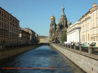 St Petersbourg: Aperçu de la ville le long d’un canal de la NEVA
 