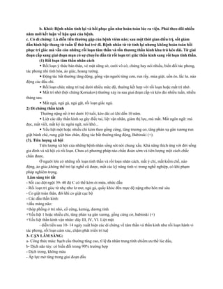 b. Khỏi: Bệnh nhân tỉnh lại và hồi phục gần như hoàn toàn lúc ra viện. Phải theo dõi nhiều
năm mới kết luận về hậu quả của bệnh.
c. Có di chứng: Là diễn tiến thường gặp của bệnh viêm não; sau một thời gian điều trị, sốt giảm
dần hình bậc thang từ tuần lễ thứ hai trở đi. Bệnh nhân từ từ tỉnh lại nhưng không hoàn toàn hồi
phục tri giác mà vẫn còn những rối loạn tâm thần và tổn thương thần kinh khu trú kéo dài. Từ giai
đoạn cấp sang giai đoạn mạn có sự chuyển dần từ rối loạn tri giác thần kinh sang rối loạn tinh thần.
(1) Rối loạn tâm thần nhân cách
 Rối loạn ý thức bản thân, vẻ mặt sững sờ, cười vô cớ, chứng hay nói nhiều, biến đổi tác phong,
tác phong nhi tính hóa, ảo giác, hoang tưởng.
 Động tác bất thường tăng động, gồng vặn người từng cơn, run rẩy, múa giật, uốn éo, lắc lư, náo
động các đầu chi.
 Rối loạn chức năng trí tuệ dưới nhiều mức độ, thường kết hợp với rối loạn hoặc mất trí nhớ.
 Mất trí nhớ (hội chứng Korsakov) thường xảy ra sau giai đoạn cấp và kéo dài nhiều tuần, nhiều
tháng sau.
 Mất ngủ, ngủ gà, ngủ gật, rối loạn giấc ngủ.
2) Di chứng thần kinh
Thường nặng nề ở trẻ dưới 10 tuổi, kéo dài có khi đến 10 năm.
 Liệt các dây thần kinh sọ gây điếc tai, liệt vận nhãn, giảm thị lực, mù mắt. Mất ngôn ngữ: mù
đọc, mất viết, mất ký ức ngôn ngữ, nói khó...
 Yếu liệt một hoặc nhiều chi kèm theo gồng cứng, tăng trương cơ, tăng phản xạ gân xương run
giật bánh chè, rung giật bàn chân, động tác bất thường tăng động, Babinski (+).
(3). Tiên lượng xã hội
Tiên lượng xã hội của những bệnh nhân sống sót nói chung xấu. Khả năng thích ứng với đời sống
gia đình và xã hội có rối loạn. Chưa có phương pháp nào chẩn đoán sớm và tiên lượng một cách chắc
chắn được.
Ở người lớn có những rối loạn tinh thần và rối loạn nhân cách, mất ý chí, mất kiềm chế, náo
động, ảo giác,không thể trở lại nghề cũ được, mất các kỹ năng tinh vi trong nghề nghiệp, có khi phạm
pháp nghiêm trọng.
Lâm sàng tót tắt
- Sốt cao đột ngột 39- 40 độ C có thể kèm ói mửa, nhức đầu
- Rối loạn tri giác từ nhẹ như lơ mơ, ngủ gà, quấy khóc đến mực độ nặng như hôn mê sâu
- Co giật toàn thân, đôi khi co giật cục bộ
- Các dấu thần kinh:
+dấu màng não:
+thóp phồng ở trẻ nhỏ, cổ cứng, kernig, dương tính
+Yếu liệt 1 hoặc nhiều chi, tăng phản xạ gân xương, gồng cứng cơ, babinski (+)
+Yếu liệt thần kinh vận nhãn: dây III, IV, VI. Liệt mặt
- diễn tiến sau 10- 14 ngày xuất hiện các di chứng về tâm thần và thần kinh như rối loạn hành vi
tác phong, rối loạn cảm xúc, chậm phát triển trí tuệ
3- CẬN LÂM SÀNG:
a- Công thức máu: bạch cầu thường tăng cao, tĩ lệ đa nhân trung tính chiếm ưu thế lúc đầu,
b- Dịch não tủy: có biến đổi trong 90% trường hợp
- Dịch trong, không màu
- Áp lực mở tăng trong giai đoạn đầu
 