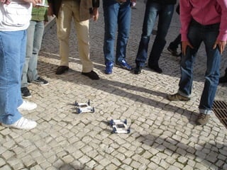 construíram um  carrinho  solar De seguida, com a devida orientação, e a p articipação dos alunos,  e do professor de IMM,  Teste do Carrinho Solar 