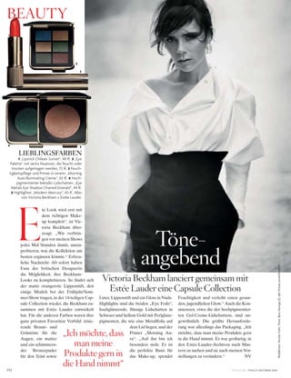 VOGUE.DE / VOGUE OKTOBER 2016152
Redaktion:NicolaVidic;Foto:BooGeorge(1);allePreiseunverbindlich
BEAUTY
Victoria Beckham lanciert gemeinsam mit
Estée Lauder eine Capsule Collection
in Look wird erst mit
dem richtigen Make-
up komplett“, ist Vic-
toria Beckham über-
zeugt. „Wir verbrin-
gen vor meinen Shows
jedes Mal Stunden damit, auszu-
probieren, was die Kollektion am
besten ergänzen könnte.“ Erfreu-
liche Nachricht: Ab sofort haben
Fans der britischen Designerin
die Möglichkeit, ihre Beckham-
Looks zu komplettieren. So findet sich
der matte orangerote Lippenstift, den
einige Models bei der Frühjahr/Som-
mer-Show trugen, in der 14-teiligen Cap-
sule Collection wieder, die Beckham zu-
sammen mit Estée Lauder entwickelt
hat. Für die anderen Farben waren ihre
ganz privaten Favoriten Vorbild: irisie-
rende Braun- und
Grüntöne für die
Augen, ein matter
und ein schimmern-
der Bronzepuder
für den Teint sowie
Liner, Lippenstift und ein Gloss in Nude.
Highlights sind die beiden „Eye Foils“,
hochglänzende, flüssige Lidschatten in
Schwarz und hellem Gold mit Perlglanz-
pigmenten, die wie eine Metallfolie auf
dem Lid liegen, und der
Primer „Morning Au-
ra“. „Auf ihn bin ich
besonders stolz. Er ist
die perfekte Basis für
das Make-up, spendet
Feuchtigkeit und verleiht einen gesun-
den, jugendlichen Glow.“ Auch die Kon-
sistenzen, etwa die des hochpigmentier-
ten Gel-Creme-Lidschattens, sind un-
gewöhnlich. Die größte Herausforde-
rung war allerdings das Packaging. „Ich
möchte, dass man meine Produkte gern
in die Hand nimmt. Es war großartig, in
den Estée-Lauder-Archiven nach Mus-
tern zu suchen und sie nach meinen Vor-
stellungen zu verändern.“ NV
„Ich möchte, dass
man meine
Produkte gern in
die Hand nimmt“
LIEBLINGSFARBEN
1 „Lipstick Chilean Sunset“, 48 §. 2 „Eye
Palette“ mit sechs Nuancen, die feucht oder
trocken aufgetragen werden, 72 §. 3 Feuch-
tigkeitspflege und Primer in einem: „Morning
Aura Illuminating Creme“, 65 §. 4 Hoch-
pigmentierter Metallic-Lidschatten: „Eye
Metals Eye Shadow Charred Emerald“, 44 §.
5 Highlighter „Modern Mercury“, 65 §. Alles
von Victoria Beckham x Estée Lauder.
E
4
3
2
1
5
Tone-
angebend
 