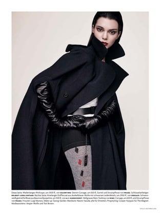 VOGUE OKTOBER 2016
diese seite: Wadenlanges Wollcape, um 3500 $, von VALENTINO. denim­corsage, um 650 $, Gürtel und strumpfhose von PRADA. schlüsselanhänger:
HELMUT LANG VINTAGE. rechte seite: knielanger dufflecoat aus dunkelblauer Wolle mit schwarzen lederdetails, um 2950 $, von VERSACE. schwarz­
weißgestreifteBluseausBaumwollpopeline,um500$,vonA.F. VANDEVORST.hellgrauesnetz­tanktopvonNIKE.corsage,um650$,undstrumpfhose
von PRADA. Frisuren: luigi Murenu. Make­up: Georgi sandev. Maniküre: naomi yasuda; alle für streeters. Propstyling: cooper Vasquez für the Magnet.
Modeassistenz: Vesper Wolfe und tori Brown.
 