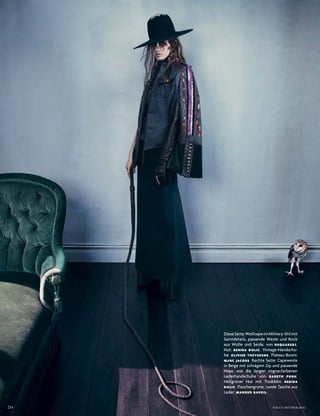 214 VOGUE OKTOBER 2016
dieseseite:WollcapeimMilitary­stilmit
samtdetails, passende Weste und rock
aus Wolle und seide, von DSQUARED2.
hut: BEHIDA DOLIC. Vintage­handschu­
he: OLIVIER THEYSKENS. Plateau­Boots:
MARC JACOBS. rechte seite: capeweste
in Beige mit schrägem Zip und passende
hose, wie die langen cognacfarbenen
lederhandschuhe von GARETH PUGH.
hellgrüner hut mit troddeln: BEHIDA
DOLIC. Flaschengrüne, runde tasche aus
leder: MANSUR GAVRIL.
 