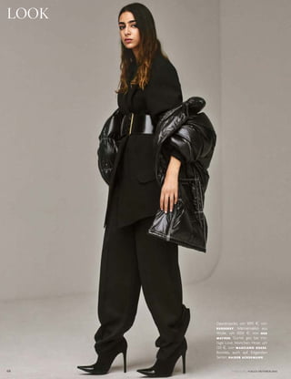 VOGUE.DE / VOGUE OKTOBER 201668
look
Daunenjacke, um 1695 §, von
BURBERRY. Männersakko aus
Wolle, um 1000 §, von HED
MAYNER. Gürtel, ges. bei Vin-
tage Love, München. Hose, um
130 §, von MARCIANO GUESS.
Booties, auch auf folgenden
Seiten: HAIDER ACKERMANN.
 