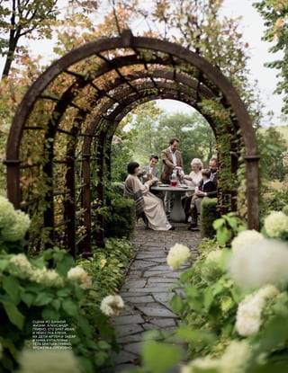 CЦЕНА ИЗ ДАЧНОЙ
ЖИЗНИ: АЛЕКСАНДР
ГРИВКО, ЕГО БРАТ ИВАН
И НЕВЕСТКА ЕЛЕНА,
ИХ ДЕТИ АРТЕМ И ЗАХАР
И НИНА КУПАЛКИНА –
ТЕТЯ БРАТЬЕВ ГРИВКО,
УРОЖЕНКА ОРЕХОВНО.
 