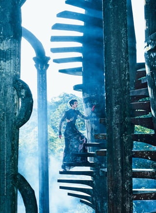 SETDESIGN,NICHOLASDESJARDINSFORMARYHOWARDSTUDIO;PRODUCEDBYMARCUSWARDFORNORTHSIX.
249
 