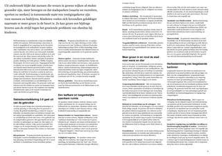 Ruimtelijke Ordening
6362
Herbestemming en transformatie al dan niet tijdelijk
hebben de toekomst. Herbestemming is duurzaam en
biedt de mogelijkheid tot vergroting van de diversiteit,
de levendigheid en de leefbaarheid van grote stukken
stad. Combinaties van oud en nieuw, van verschillende
soorten functies, het creëren van verrassende stedelijke
ruimtes, dat alles leidt tot de (nieuwe) plekken in de stad
die succesvol zijn. Waar mensen zich prettig voelen. Er
zijn talloze voorbeelden: nieuwe concepten in grachten-
panden, Kleiburg, het GAK-gebouw, NDSM, Cruquius,
Westerpark, De Ceuvel enzovoorts. Uitgangspunt hierbij
is vrijheid voor zoveel mogelijk functies, waarbij maar
een beperkt aantal functies geweerd hoeft te worden.
Daarom kiest D66 ervoor om eerst de bestaande ruimte
binnen de stad beter te benutten voordat de stad weer
verder uitbreidt. Herbestemming en transformatie zijn
niet eenvoudig. Ombouwen en verbouwen is bijna altijd
lastiger dan nieuwbouw. Daarom moet de gemeen-
te helpen, actief meedenken en ontwikkelingen in de
bestaande stad mogelijk maken. De gemeente werkt met
iedereen mee die initiatieven neemt om bestaande bouw
een nieuwe functie te geven. Het weghalen van onnodig
belemmerende regels en de soepeler toepassing van
regels zijn hierbij van groot belang.
Gebiedsontwikkeling 3.0 gaat uit
van de gebruiker
De tijd van grand design door stedenbouwkundigen en
centrale planning en uitvoering door de gemeente is
voorbij. Bij gebiedsontwikkeling 3.0 staan de vraag en
behoeftes van buurtbewoners en bedrijven centraal, niet
het aanbod (gronduitgifte en exploitatie). Het ontwerpen
en ontwikkeling zal steeds meer door, of in opdracht van,
de eindgebruikers gebeuren. Het gaat daarbij om de ant-
woorden en oplossingen op vragen als: Hoe maken we
de wijk leefbaar, schoon, veilig, groen en gezond? Hoe
verlagen we de energierekening van huishoudens met
lokale en duurzame bronnen? Hoe richten we duurzame
mobiliteit in?
Rol gemeente De gemeente heeft nog steeds een
belangrijke verantwoordelijkheid maar doet niet meer de
hele planning, uitvoering en begeleiding zelf. Ze is vooral
facilitator en bemiddelaar tussen betrokken partijen.
Zelfbouw Wegnemen beperkende wet- en regelge-
ving voor hen die voor eigen rekening en risico willen
investeren in de stad. Faciliteren Collectief Particulier
Opdrachtgeverschap (CPO) of Wiki-stadachtige initia-
tieven (waarbij Amsterdammers het initiatief nemen en
maatschappelijke organisaties en de gemeente aanslui-
ten)
Nieuwe spelers Gemeente brengt traditionele
spelers samen met nieuwe (markt)partijen. Partijen die
vaak al een relatie hebben met bewoners, zoals pensioen-
fondsen, (zorg)verzekeraars, energie- en mobiliteitsbe-
drijven. Andere kostenniveaus, financieringsvormen en
businessmodellen (zoals een lagere zorgpremie, inboe-
delverzekering of energierekening, aan pensioenopbouw
gerelateerde hypotheken, lease- of deelauto concepten in
combinatie met OV etc.) worden hierdoor mogelijk.
Nieuwe gebieden Deze nieuwe benadering toepas-
sen bij de (her)ontwikkeling van het Marine-terrein
naast het Scheepvaartmuseum en de Bijlmerbajes in het
Amstelkwartier.
Een leefbare en toegankelijke
openbare ruimte
De openbare ruimte (straten, trottoirs, pleinen, sport-
velden, speeltuinen etc.) is van groot belang voor de
leefbaarheid van Amsterdam. Openbare ruimte moet
uitnodigen tot verblijf en moet daarom schoon, veilig,
kwalitatief hoogwaardig en toegankelijk zijn.
Samen houden we Amsterdam schoon Amster-
dam kan en moet schoner. Digitale meldpunten (zoals
‘’opdekaart.amsterdam.nl’’) om overlast aan te geven,
initiatieven als ‘’adopteer een straat of afvalcontainer’’ en
overleg tussen gemeente en inwoners over prioriteiten
voor handhaving verdienen beter benut te worden en
vragen om directe en zichtbare acties van de gemeente
(‘’vliegende brigades’’). Streef naar een 8 (op een schaal
van 10) voor iedere straat.
Veiligheid vergroten De openbare ruimte moet
veilig zijn voor iedereen. Dat vraagt om een goede
inrichting. De inrichting moet ook ‘’heel’’ zijn. Verval
moet worden bestreden. Voldoende (energie-efficiënte)
verlichting draagt bij aan veiligheid. Ook een effectieve
aanpak van hangjongeren kan de veiligheid van straten
en pleinen verbeteren.
Heldere inrichting Het straatbeeld in Amsterdam
is volgens D66 nog te versnipperd. De Puccini-methode,
om te komen tot een herkenbaar en logisch straatbeeld,
blijft wat D66 betreft een leidend principe bij de (her)
inrichting van de openbare ruimte.
Kunst In de Amsterdamse openbare ruimte staan al
talloze, prachtige kunstwerken. Helaas weten heel veel
mensen dit niet. De gemeente moet volgens D66 haar in-
woners meer informeren over en betrekken bij de keuze
van beeldende kunst in de openbare ruimte.
Toegankelijkheid verbeteren Ruimtelijke plannen
worden vanaf het eerste ontwerp of bij iedere verbete-
ring getoetst op toegankelijkheid voor mensen met een
fysieke beperking.
Meer groen in en rond de stad
voor mens en dier
Groen in de stad, van het Westerpark tot het Wertheim-
park en van gevel- en moestuintjes, zichtgroen, groene
daken, groene schoolpleinen tot aan stadslandbouw, dra-
gen daarmee allemaal bij aan een leefbaar en aantrekke-
lijk Amsterdam. Het feit dat je vanuit het centrum van
Amsterdam in tien tot twintig minuten in een (agrarisch)
groengebied (‘’scheg’’) kunt zijn maakt Amsterdam een
unieke wereldstad. Dieren krijgen zo de ruimte.
Vergroting betrokkenheid D66 wil Amsterdam-
mers meer betrekken bij het groen in de stad. Door be-
woners, lokale organisaties en bedrijven te betrekken bij
het beheer kan groen tevens bijdragen aan versterking
van betrokkenheid bij de buurt. Initiatieven als ’’Op de
schop’’ (om braakliggende terreinen tot natuurspeelter-
reinen voor kinderen om te bouwen) verdienen daarbij
steun.
Behoud en versterking van de scheggen D66
kiest bij het behouden van de scheggen voor een Central
Park-achtige aanpak: de grenzen zijn hard en definitief,
het gebied erbinnen toegankelijk voor iedereen en het
gebruik ervan divers maar gelimiteerd (om onwenselij-
ke vormen van gebruik, verrommeling en voortgaande
aantasting van de randen tegen te gaan). Investeringen
in de toegankelijkheid en kwaliteit zullen leiden tot
een enorme (economische) impuls voor de stad zoals
het Millennium Park in Chicago en het Park Citroën in
Parijs.
Groenbeheer In het licht van de taakverdeling tussen
bestuurscommissies en Centrale stad onderzoeken op
welk niveau groenbeheer het meest effectief is.
Zwemmen in de Amstel De kwaliteit van het water
in de grachten en de Amstel laat al jaren een stijgende
lijn zien. Om te blijven verbeteren is een nieuw ambitie-
niveau nodig. D66 wil zich sterk maken voor water van
zwemkwaliteit in de hele Amstel in 2018, inclusief enkele
officiële zwemlocaties. In een stad als Kopenhagen wordt
midden in de stad in open water gezwommen. Dat moet
in Amsterdam ook mogelijk zijn.
Aandacht voor biodiversiteit Biodiversiteit draagt
bij aan een betere balans in de natuur, maakt lucht
en water schoner en draagt zo bij aan een leefbaarder
Amsterdam. De ecologische hoofdstructuur (EHS) van
Amsterdam wordt beschermd en waar mogelijk ver-
beterd (bijvoorbeeld door betere aaneensluiting van
groengebieden).
Dierenwelzijn De gemeente Amsterdam is verant-
woordelijk voor de bescherming van dieren in de stad.
In tegenstelling tot het pro-actief jagen op wild, bijvoor-
beeld in de Amsterdamse Waterleidingduinen (‘actief
beheer’) staat D66 een ‘reactief’ populatiebeheer voor:
laat dieren een groter gebied betrekken door het handig
plaatsen van ecoducten zodat zij zich kunnen versprei-
den over een groter natuurlijk leefgebied. Het spreekt
voor zich dat dierenmishandeling wordt bestraft.
Herbestemming van leegstaande
kantoren
Leegstaande kantoren zijn sinds een aantal jaren een
structureel en groeiend probleem met alle gevolgen van
dien voor het vestigingsklimaat. Leegstaande kanto-
ren hebben een negatieve uitstraling op de omgeving
waardoor de kans op besmetting groot is. Leegstand
veroorzaakt leegstand. Dit is zowel een kwantitatief (er
zijn teveel kantoren) als een kwalitatief probleem (slecht
onderhoud, onvoldoende aangepast aan de eisen van
vandaag). De gemeente heeft hier mede aan bijgedragen
(teveel gronduitgifte) en remt oplossingen (gebrek aan
flexibiliteit van bestemmingsplannen en regelgeving/
vergunningen).
Stimuleren herbestemming D66 is tegen een
verhoging van de erfpacht in geval van herbestemming
van kantoren als dit transformatie belemmert. In hele
moeilijke gevallen zijn experimenten toegestaan waarbij
de grond in vol eigendom aan een particulier wordt
overgedragen. Daarbij moet wel een maximum gesteld
worden aan het te bouwen bruto vloeroppervlak (BVO).
Het aantal vierkante meters mag in bepaalde gevallen
wel hoger zijn dan het aantal vierkante meters dat er al
staat.
Soepelere regelgeving om tijdelijke invulling en
functiemenging mogelijk te maken Functiemen-
ging moet niet worden opgelegd, maar wel mogelijk zijn.
Bestemmingsplannen, vergunningverlening en erfpacht-
contracten moeten daartoe soepeler worden, transfor-
matie stimuleren (woningen, stadslandbouw) en tijdelij-
ke invullingen (zoals pop-up stores) mogelijk maken. De
1.000m2 regel in bestemmingsplannen waarbij wonen in
(bedrijfs)panden groter dan 1.000m2 niet is toegestaan
dient dan ook te worden afgeschaft.
Uit onderzoek blijkt dat mensen die wonen in groene wijken of steden
gezonder zijn, meer bewegen en dat stadsparken (waarin we recreëren,
sporten en werken) in toenemende mate een vestigingsfactor zijn
voor mensen en bedrijven. Kinderen voelen zich bovendien gelukkiger
naarmate er meer groen in de buurt is. Zo kan groen een bijdrage
leveren aan de strijd tegen het groeiende probleem van obesitas bij
kinderen.
 