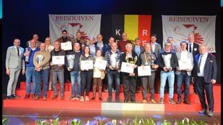 Vrijdag 11-3-22-huldiging-fotos-scherm