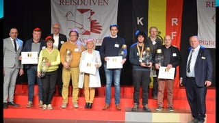 Vrijdag 11-3-22-huldiging-fotos-scherm