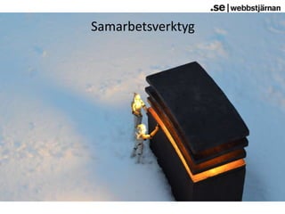 	En besökare /…/ står själv i centrum när tjänsten används – man bidrar med sitt eget innehåll, interagerar med andra, ser de förändringar man gör, får kommentarer på det man bidrar med och man kan med lätthet dela med sig av det som produceras	                Brit Stakston Politik 2.0