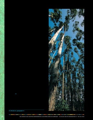 104 LES DROITS DES PEUPLES AUTOCHTONES ET TRIBAUX DANS LA PRATIQUE - UN GUIDE SUR LA CONVENTION N° 169 DE L’OIT 
autochtones sur leurs terres. 
• L’article 371A est une disposition spéciale pour 
l’État du Nagaland, dont la population se compose 
principalement de peuples autochtones nagas. 
Aux termes de cet article, aucune loi relative à la 
possession et à la transmission de terres et de 
ressources et votée par le parlement indien ne sera 
en vigueur dans l’État du Nagaland. 
• De même, l’article 371G déclare que les lois votées 
par le parlement indien et relatives à la possession 
et à la transmission de terres ne sont pas en 
vigueur dans l’État du Mizoram. 
La Constitution indienne comporte douze annexes, qui 
précisent le domaine de compétence, les pouvoirs, 
l’autorité et les responsabilités des divers organes 
administratifs. Les annexes cinq et six traitent de 
l’administration des zones tribales. 
L’annexe cinq se rapporte à l’administration et au 
développement des zones tribales et à l’instauration 
de conseils consultatifs tribaux, chargés de fournir 
des conseils concernant la protection sociale et le 
développement des tribus répertoriées. Entre autres 
avantages, cela permet aux gouverneurs des États 
d’élaborer des règlements concernant, par exemple, 
la transmission des terres par les membres des tribus 
répertoriées et entre eux. Cela empêche la transmission 
de terres à des tiers et protège les peuples autochtones 
contre l’aliénation de leurs terres. 
L’annexe six établit l’administration des zones tribales 
dans les États d’Assam, Meghalaya, Mizoram et Tripura 
sous forme de districts autonomes ou de régions 
autonomes (abritant différentes tribus répertoriées). 
L’annexe charge les conseils de district d’élaborer des lois 
applicables à «toutes les zones de la région concernée» 
et les conseils régionaux d’élaborer des lois concernant 
«la répartition, l’occupation, l’utilisation ou le morcellement 
des terres, la gestion des forêts, l’utilisation des canaux 
et cours d’eau dans l’agriculture, y compris l’agriculture 
itinérante».11) 
La loi de 2006 sur les tribus répertoriées et autres 
habitants traditionnels de la forêt (reconnaissance 
des droits sur les ressources forestières), ci-après la 
loi sur les droits sur les ressources forestières, a marqué 
un véritable tournant dans la lutte des peules autochtones 
pour leurs terres. 
11) Annexe six, paragraphe 3.1. 
 