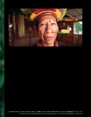 14 LES DROITS DES PEUPLES AUTOCHTONES ET TRIBAUX DANS LA PRATIQUE - UN GUIDE SUR LA CONVENTION N° 169 DE L’OIT 
troupeaux» ou de «chasseurs-cueilleurs». En Amérique 
latine, le terme «paysans» a parfois été utilisé dans 
certains pays. Au cours des dernières décennies, la 
plupart des pays ou régions ont interprété ce concept de 
peuples autochtones et tribaux de manière pragmatique. 
En parallèle, les peuples autochtones sont de plus en 
plus souvent identifiés en tant que peuples ou nations 
spécifiques et sont progressivement reconnus en tant 
que tels sur le plan constitutionnel et juridique dans 
de nombreux pays. On observe également une autre 
tendance, liée au nombre croissant d’autochtones qui 
migrent et viennent peupler les zones urbaines où ils 
expriment leur identité sous des formes nouvelles. Ces 
nouveaux modes d’expression de leur identité entraînent 
des changements, comme la transformation des 
structures communautaires traditionnelles et l’apparition 
de communautés étendues, regroupant des nationalités 
doubles ou multiples. 
Afrique: identification des peuples autochtones par 
la Commission africaine des droits de l’Homme et 
des Peuples 
En 2003, un groupe de travail mandaté par la Commission 
africaine des droits de l’Homme et des Peuples (CADHP) 
a publié un rapport sur les populations/communautés 
autochtones en Afrique. 
La conclusion de ce rapport était qu’une définition stricte 
de ce qu’est un peuple autochtone n’est «ni nécessaire, ni 
souhaitable» et risquerait d’exclure certains groupes. Ce 
rapport traitait également de l’idée répandue selon laquelle 
«tous les Africains seraient autochtones», mais soutenait 
que cela revenait à prendre pour point de repère, à tort, 
l’époque de la colonisation par les Européens et que 
désormais ce terme est investi d’une autre signification. 
En outre, ce rapport insistait sur le fait qu’il ne s’agissait 
pas d’accorder à ces peuples des «privilèges» par 
rapport au reste de la société mais d’affirmer leurs droits 
spécifiques en vue d’éliminer des formes de discrimination 
et de mise à l’écart dont les peuples autochtones sont 
particulièrement victimes. 
Ce rapport conseillait de s’efforcer d’identifier les peuples 
autochtones, plutôt que de les définir en fonction d’un 
ensemble de critères et il distinguait les traits suivants 
comme étant caractéristiques des peuples indigènes 
d’Afrique: 
• Leur culture et leur mode de vie diffèrent 
considérablement de ceux de la société 
dominante. 
• Leur culture est menacée; dans certains cas, elle 
est en voie de disparition. 
• La préservation de leur mode de vie spécifique 
dépend du droit de ces peuples à disposer 
librement de leurs terres et de leurs ressources 
ancestrales. 
• Ces peuples vivent souvent dans des zones 
géographiques isolées et difficiles d’accès. 
• Ils sont victimes d’exclusion sur le plan politique et 
social, sont assujettis et exploités par les structures 
politiques et économiques en place dans le pays. 
Rapport du groupe de travail d’experts de la Commission 
 