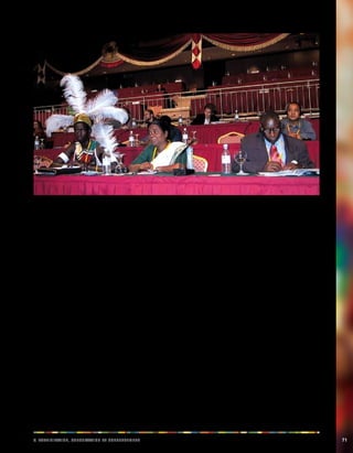 v. Paaciiinoprtt, acilnnoosttu et ceennostment 71 
niveau local et régional, puis au niveau de chaque État 
ou territoire et enfin au niveau national? Deuxièmement, 
quelle structure nationale devrait être adoptée ? 
Au niveau régional et celui de chaque État ou territoire, 
cette structure pourrait comprendre: 
• Des mécanismes officiels permettant à l’organe 
national d’être présent à différents niveaux; 
• Une gamme de procédures permettant à l’organe 
de s’impliquer dans différentes parties de la 
communauté autochtone (comme des instances à 
différents niveaux, ou des procédures d’adhésion 
pour les individus et les organisations) ou; 
• Des procédures relativement informelles, qui 
permettraient aux peuples autochtones de 
s’exprimer à l’occasion d’un congrès national ou 
par le biais d’autres processus de rassemblement 
autour d’un domaine d’expertise ou d’une question 
spécifique. 
Au niveau national, cette structure pourrait se conformer 
aux modèles suivants: 
• La structure nationale pourrait se composer 
de délégués nommés au niveau des instances 
régionales et de chaque État ou territoire de 
l’organe. Elle pourrait aussi être basée sur un 
modèle de suffrage direct au niveau national. 
• Elle pourrait prendre la forme d’une organisation 
fonctionnant par adhésion. Les adhérents de 
l’organisation seraient des communautés, d’autres 
organisations et des individus. 
• Elle pourrait impliquer dans ses activités les 
principaux organes autochtones, des organes 
autochtones régionaux, de l’État ou du territoire et/ 
ou des organismes autochtones prestataires de 
services. 
• Elle pourrait attribuer des sièges à un conseil 
national ou à un comité exécutif de représentants 
à des secteurs spécifiques de la communauté 
autochtone. 
• Elle pourrait effectuer une sélection au mérite, 
dirigée par un conseil de pairs autochtones 
émérites, ou 
• La structure pourrait combiner plusieurs de ces 
méthodes. 
Il faut prendre en compte les questions suivantes: 
• Comment l’organe national peut-il veiller à l’égalité 
des sexes et à ce que les femmes et les jeunes 
puissent participer et être représentés sur un pied 
d’égalité avec les autres ? 
• Faut-il prévoir des processus permettant une 
participation de l’ensemble de la population 
autochtone aux prises de décisions au niveau 
 