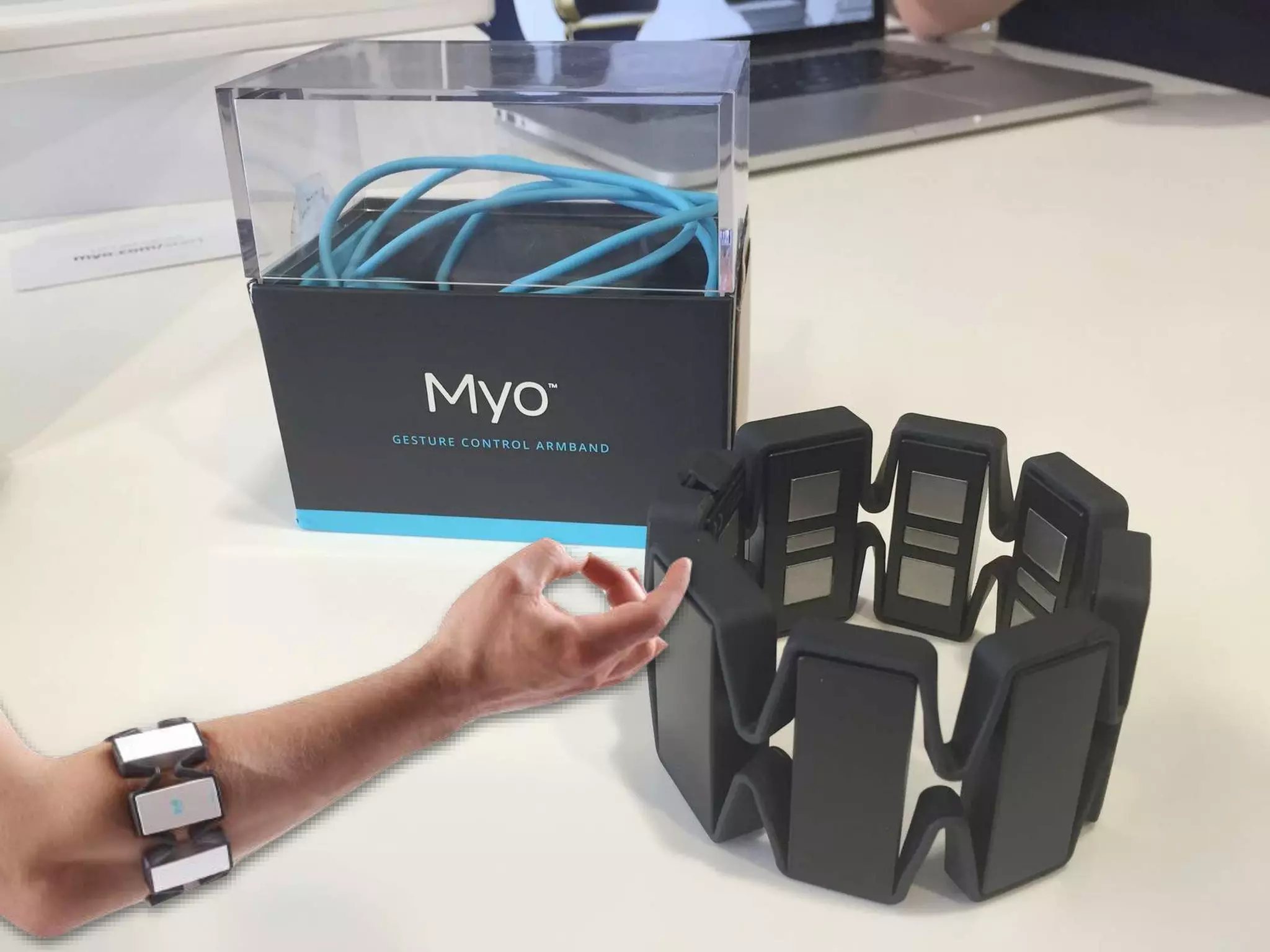 Myo Gestures
 