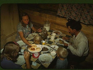 Social photo stories Example: "Food to Farm", Eli the Bearded (2008) 