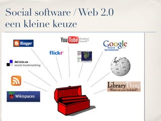 Web1.0 vs Web2.0
✤   alleen websites                ✤   heel veel netwerken,
                                       communicatieve
✤   vooral informatieoverdracht        gemeenschappen ( Facebook,
                                       Hyves, Twitter, ..)

✤   eenrichtingstraat              ✤   interactie, samenwerken
✤   gebruiken is een consument     ✤   gebruiker is actieve producent
                                       en consument
✤   geen mogelijkheid interactie
    of productie door gebruiker    ✤   veel interactie
 