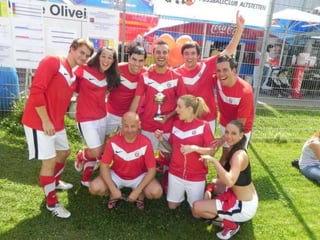 Fotocollage Fussball Charity Turnier




                                       10
 