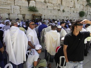 17. 02. 2007 Click on... 11 
 