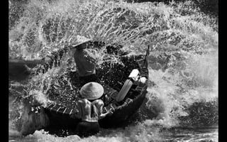 Dinh Hoa Ngo - People and sea
 