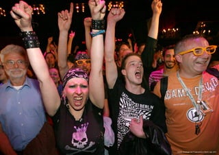 Quelle: Anhänger der Piratenpartei in Berlin; dpa, 2011
 