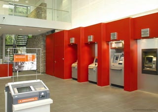 Quelle: Innenansicht einer Sparkassen-Filiale
 