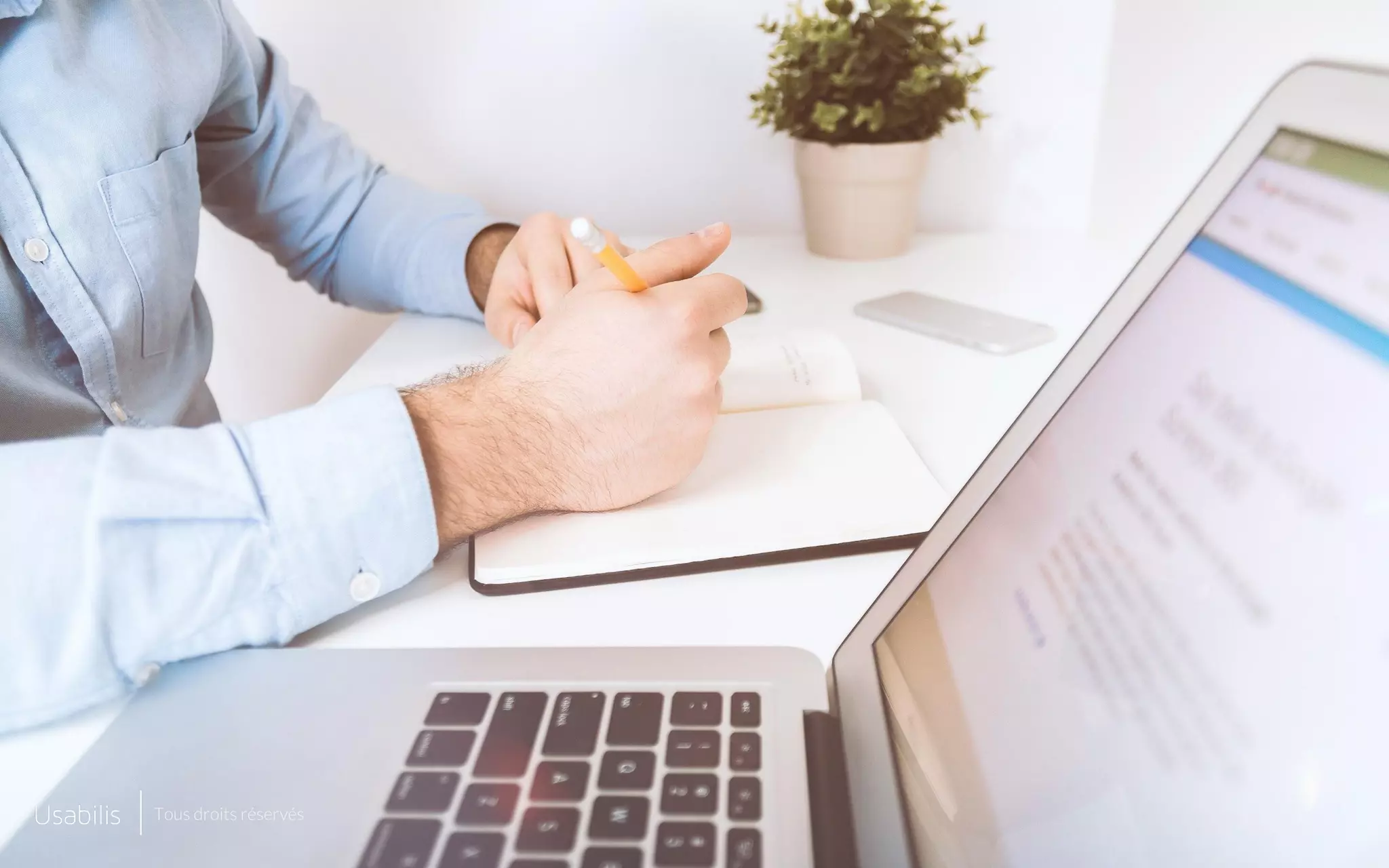 Tous droits réservés
 