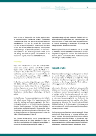 Die Cashflow-Marge liegt mit 33,5 Prozent (Cashflow aus lau-
fender Geschäftstätigkeit/Umsatz aus Dienstleistungen) wie
bereits seit Jahren auf einem hohen Niveau (Vorjahreszeitraum:
29,3 Prozent). Dies bestätigt die Werthaltigkeit des Geschäfts und
ermöglicht weitere Wachstumsinvestitionen.
Mit einer Eigenkapitalquote von 50,3 Prozent zum 30. Juni 2013
(31.12.2012: 56,1 Prozent) ist der XING-Konzern nach wie vor über-
wiegend durch Eigenkapital finanziert. Dies stellt eine solide
Basis dar, die der Gesellschaft auch bei möglichen negativen
Entwicklungen eine hohe Stabilität verleiht.
Risikobericht
Die permanente Überwachung und das Management von Risiken
sind zentrale Aufgaben jedes börsennotierten Unternehmens.
Zu diesem Zweck hat die XING AG das nach § 91 Abs. 2 AktG
erforderliche Risikofrüherkennungssystem implementiert und
entwickelt es vor dem Hintergrund aktueller Markt- und Unter­
nehmens­gegebenheiten fortlaufend weiter.
Jeder einzelne Mitarbeiter ist aufgefordert, aktiv potenzielle
Schäden vom Unternehmen abzuwenden. Seine Aufgabe ist
es, alle Gefahren in seinem Verantwortungsbereich unverzüglich
zu beseitigen und bei Hinweisen auf entstehende oder existie-
rende Risiken umgehend die entsprechenden Ansprechpartner
zu informieren. Voraussetzung hierfür sind die Kenntnis des
Risikomanagementsystems und ein möglichst hohes Risiko­
bewusst­sein der Mitarbeiter. Aus diesem Grund sensibilisiert
XING die Mitarbeiter für die Bedeutung des Risikomanagements
und macht sie mithilfe von Informationsmaterial mit dem Risiko­
managementsystem vertraut.
Das Unternehmen identifiziert und analysiert potenzielle Risiken
kontinuierlich. Dabei bewertet es erkannte Gefahren syste-
matisch nach der Wahrscheinlichkeit ihres Eintritts und dem
zu erwartenden potenziellen Schaden. Im Rahmen von quar-
talsweisen Risikoinventuren bzw. Statusabfragen werden die
Risikoverantwortlichen und Führungskräfte zum Status beste-
hender Risiken und zur Identifizierung neuer Risiken befragt
Damit hat sich die Bilanzsumme zum Stichtag gegenüber dem
31. Dezember 2012 (92,2 Mio. €) um 17,4 Mio. € (18,9 Prozent)
auf 109,6 Mio. € erhöht. Der Bestand an liquiden Mitteln ist
mit 58,7 Prozent (31.12.2012: 63,7 Prozent) der Bilanzsumme
nach wie vor der Hauptposten auf der Aktivseite. Lässt man
die von der amiando GmbH treuhänderisch vereinnahmten
Kundenzahlungen für Veranstaltungstickets, die als Fremd-
zahlungsmittel in der Bilanz ausgewiesen werden, außer
Acht, beträgt der Anteil an eigenen Zahlungsmitteln an der
Bilanzsumme sogar 57,3 Prozent (31.12.2012: 62,7 Prozent).
Finanzlage
In den ersten sechs Monaten des Jahres 2013 erzielte der XING-
Konzern einen positiven Cashflow aus laufender Geschäfts­
tätigkeit in Höhe von 13,3 Mio. € gegenüber 10,4 Mio. € im ers-
ten Halbjahr 2012. Im Wesentlichen waren für den positiven
Cashflow das operative Ergebnis und ein weiterer Anstieg der
im Voraus geleisteten Kundenzahlungen in Höhe von 5,5 Mio. €
(Vorjahreszeitraum: +2,0 Mio. €) verantwortlich.
Der Cashflow aus Investitionstätigkeit betrug im ersten Halbjahr
2013 -7,5 Mio. € (Vorjahr: -3,6 Mio. €). Der im Vergleich zum
Vorjahreszeitraum deutlich höhere Wert ist im Wesentlichen
durch die Akquisition der kununu GmbH (-2,9 Mio. €) bedingt.
Darüber hinaus wurden höhere Investitionen in selbst entwi-
ckelte Software (+0,5 Mio. €) sowie in Sachanlagen (+0,7 Mio. €)
getätigt.
Der Cashflow aus Finanzierungstätigkeit im ersten Halbjahr
2013 beläuft sich auf -1,4 Mio. €. Im Vergleichszeitraum 2012
betrug der Cashflow aus Finanzierungstätigkeit -21,2 Mio. €.
Die Ausgaben betreffen mit 3,1 Mio. € Dividendenzahlungen an
Aktionäre (Vorjahreszeitraum: 23,0 Mio. €; davon 20,0 Mio. €
Sonderzahlung aus Kapitalrückgewähr). Demgegenüber stehen
Einzahlungen aus Optionsausübungen und dem Verkauf eige-
ner Aktien im Rahmen von Optionsprogrammen in Höhe von
1,7 Mio. € (Vorjahreszeitraum: 1,7 Mio. €).
Zum Ende der Periode beliefen sich die liquiden Eigenmittel
des XING-Konzerns auf 60,7 Mio. € gegenüber 51,7 Mio. € am
Ende des ersten Halbjahres 2012. Zusätzlich werden 3,6 Mio. €
Fremdmittel verwaltet (Vorjahreszeitpunkt: 2,9 Mio. €).
13An unsere Aktionäre Finanzinformationen Service
Konzern-Zwischenlagebericht
 