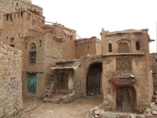 Zabid, Yemen




Zabid fue el lugar de nacimiento del álgebra. Tuvo una
gran importancia en el mundo árabe y musulmán
durante siglos debido a su reputada universidad
islámica, conocida como la “Oxford de Arabia”.
 