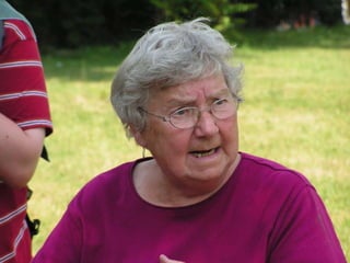 Four C’s of Critical Reflection Continuous …ongoing part of student’s learning and service involvement Connected …to the intellectual, academic( and  spiritual) pursuits of students Challenging …engage students in a critical manner, ask the hard, unfamiliar, uncomfortable questions Contextualized …appropriate for the setting and context of experience.    Eyler, Giles, Schmiede  