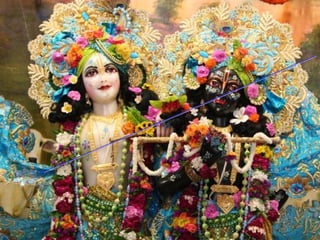 Hare Krsna Hare Krsna Krsna Krsna Hare Hare Hare Rama Hare Rama Rama Rama Hare Hare 