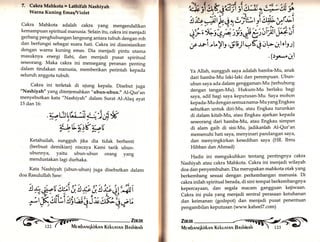 7. Cakra Mahkota . Lathlfah Nashlyah 
''*w§i 
Warna Kuning Emas/Violet 
Cakra Mahkota adalah cakra yang mengendalikan 
kemampuan spiritual manusia. selain itu, cakra ini menjadi 
gerbang penghubungan langsung antara tubuh dengan roh 
dan berfungsi sebagai suara hati. Cakra ini diasosiasikan 
dengan warna kuning emas. Dia menjadi pintu utama 
masuknya energi Ilahi, dan menjadi pusat spiritual 
seseorang. Maka cakra ini memegang peranan penting 
dalam tindakan manusia, memberikan perintah kepada 
seluruh anggota tubuh. 
Cakra ini terletak di ujung kepala. Disebut juga 
"Nashiyah " y ung diterjemahkan,, ubun-ubun.,, Al-eur,an 
menyebutkan kata "Nashiyah" dalam Surat Al-Alaq ayat 
15 dan 16: 
:-,r3u.Li -iü)ö* /{. ) / 
*u,§.1(bv 
Ketahuilah, sungguh jika dia tidak berhenti 
(berbuat demikian) niscaya Kami tarik ubun-ubunnya, 
yaitu ubun-ubun orang yang 
mendustakan lagi durhaka. 
Kata Nashiyah (ubun-ubun) juga disebutkan dalam 
doa Rasulullah Saw: 
a y, c$€v :+;i 5 ! * ü. ! k JL:"Äi 
,ri ;fr ,Ä"r;i tlt$ U i :; tigq Lt: y 
,fl:il 
'AL i qg.+.;{it 3i ly y# ii) i 
r)'rb ;S^ h e 1$iu;t r'(lrt ";rrli. 
/u.* ( 
o;ii s-:, Ü /'i, $ A3 rvt it+'ö ,, 
;r "r.ri - u )t,,d tij I .? K.ä ü t - ü.1 o l:-rl 
,Jffi^ 
. t)3".*'ü.1 
Ya Altah, sungguh saya adalah hamba-Mu, anak 
dari hamba-Mu laki-laki dan peremPuan. Ubun-ubun 
saya ada dalam Senggaman-Mu (terhubung 
dengan tangan-Mu). Hukum-Mu berlaku bagi 
saya, adil bagi saya keputusan-Mu. Saya mohon 
kepada-Mu dengan semua nama-Mu yang Engkau 
sebutkan untuk diri-Mu, atau Engkau turunkan 
di dalam kitab-Mu, atau Engkau ajarkan kepada 
seseorang dari hamba-Mu, atau Engkau simpan 
di alam gaib di sisi-Mu, jadikanlah Al-Qur'an 
memenuhi hati saya, menyinari pandangan saya/ 
dan menyingkirkan kesedihan saya (HR. Ibnu 
Hibban dan Ahmad) 
Hadis ini mengukuhkan tentang pentingnya cakra 
Nashiyah atau cakra Mahkota. Cakra ini'menjadi wilayah 
doa dan penyembuhan. Dia merupakan mahkota otak yang 
berkembang sesuai dengan perkembangan manusia. Di 
cakra inilah spiritual berada, di sini tempat berkembangnya 
kepercayaan, dan segala macam gangguan kejiwaan' 
Cakra ini pula yang menjadi sentral Perasaan ketuhanan 
dan keimanan (godspot) dan menjadi pusat penentuan 
pengambilan keputusan (www.kaheelT.com) 
 