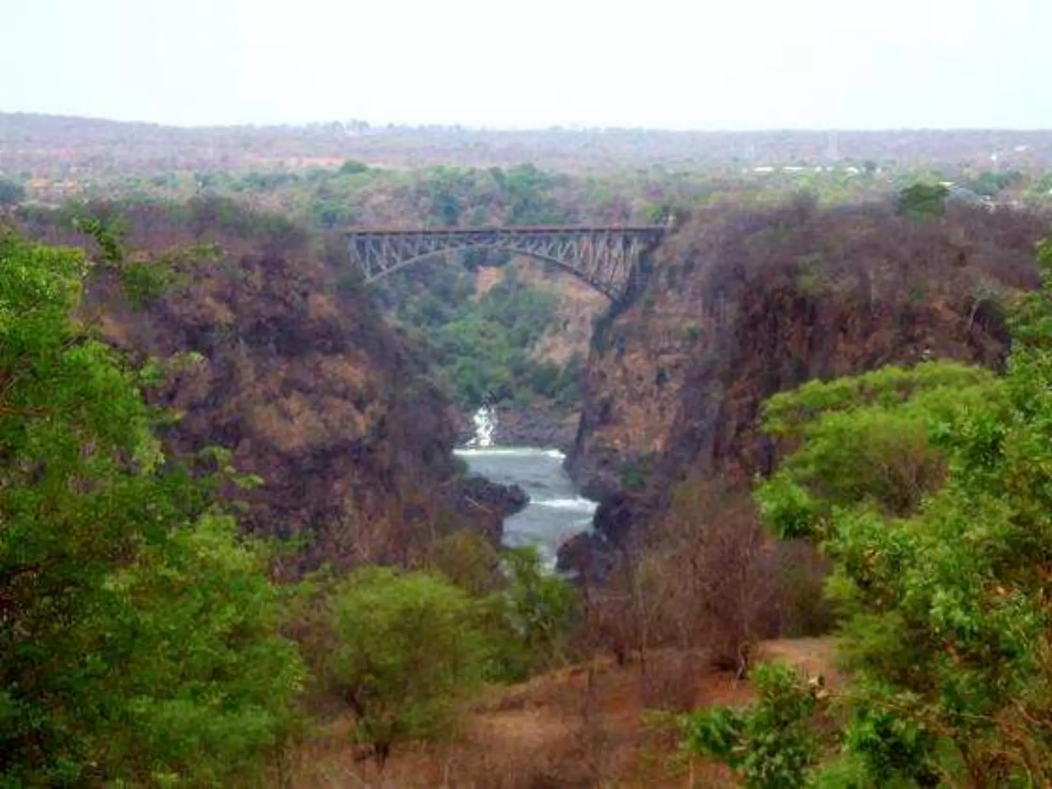 In Zimbabwe, there are many national parks to visit. You can go: bungee jumping
