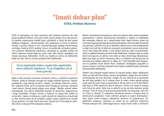 20 |
“Imati dobar plan”
ETEA, Priština (Kosovo)
ETEA je starogrčka reč koja označava duh jednog vremena. No, ako
pitate građane Prištine, ona znači nešto sasvim drugo. To je ime pozna-
te lokalne organizacije mladih ljudi, udruženih u misiji da duh grada
oblikuju knjigama i obrazovanjem. Već godinama se bore za kulturu
čitanja, a protiv, nekad se čini, neumitnog pada opšteg interesovanja
za knjige. Kada je 2019. godine Forum za građanske inicijative pokre-
nuo program Akademija održivosti, udruženje je zgrabilo priliku da
načini ogroman korak dalje ka svom cilju. Ako njihovi sugrađani sve
manje posećuju biblioteke, mislili su, možda je vreme da biblioteke
dođu do njih. Tako je nastao projekat Mini-biblioteka.
Ideja je bila postaviti dvanaest otvorenih vitrina u različitim krajevima
Prištine. Svaka bi sadržala okruglo sto knjiga različitih žanrova i epoha,
podeljenih u dve sekcije: za decu i mlade, i za odrasle. Police bi u poče-
tku napunila ETEA, ali bi se kasnije fond menjao po principu razmene
i pod motom „Donesi jednu knjigu, uzmi drugu“. Takođe, odmah nakon
postavljanja, ove ulične biblioteke postale bi vlasništvo, odgovornost
i briga komšiluka. Drugim rečima, u kakvom će stanju biti, koliko će
se koristiti i kakvu će literaturu nuditi zavisilo bi isključivo od ljudi koji
tu žive. Prema tome, da bi projekat uopšte uspeo, zajednica je morala
da ga prihvati i na neki način preuzme. Upravo je to umnogome odre-
dilo način na koji je ETEA prikupila sredstva.
Naime, fandrejzing kampanja je imala dva glavna toka: prema lokalnim
preduzećima i prema stanovnicima komšiluka u kojima će biblioteke
biti smeštene. Kada je reč o uključivanju firmi, Agon Ahmeti, jedan od
osnivača organizacije kaže da je pola posla ležalo u tome da dobro osmisle
svoj pristup: „Odlučili smo da se obratimo ciljano samo onim preduzećima
za koje smo znali da će želeti da se povežu sa projektom, samo onima koji-
ma je naša ideja bila bliska, a naši budući korisnici važni za poslovanje.“
Tako su odabrali lokalne privatne škole, biblioteke i knjižare, koje su imale
korist od toga da se njihovo ime veže uz ideju otvorenog obrazovanja,
kako kroz logo na samim vitrinama, tako i u medijima. Na sastancima sa
donosiocima odluka objasnili su ideju, ali i izneli benefite koje dugoro-
čno ta podrška može doneti firmi. Ovakvom strategijom pogodili su
pravo u centar i vrlo brzo prikupili novac kojim će platiti izradu i postavku
dvanaest Mini-biblioteka.
Sledeći cilj: prikupiti knjige kojima će ispuniti police. Agon objašnjava
zašto su njih rešili da nabave upravo od građana: „Mogli smo da tražimo
od kompanija da nam doniraju i knjige, ali smo odlučili da je pametnije
da njih daju građani, da iz svakog ulaza ili makar svake zgrade jednog
kraja neko da nešto svoje za opšte dobro. Na taj način, to ne bi bila biblio-
teka koju je ETEA napravila, bila bi njihova i samim tim imala bi mnogo
veće šanse da zaživi. Zato smo se odlučili na taj, da tako kažemo, prisan
pristup.“ A ko bi imao prisniji pristup komšiluku od onog koji i sam živi
tu? Zato su okupili 27 volontera, poreklom upravo iz krajeva koji su
obuhvaćeni projektom. Svaki volonter prilazio je svojim komšijama i
time topio svaku moguću odbojnost, distancu ili podozrivost. Za-
jedničkim snagama, volonteri su uspeli da na različitim krajevima
Prištine prikupe čak 1.200 knjiga koje su svoje mesto našle u vitrinama
Da bi zajedničko dobro uopšte bilo zajedničko,
mora uključiti zajednicu. To je očigledno, ali se
često previdi.
 