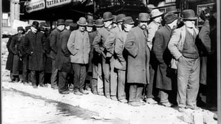 People  linedup  with  money  
 